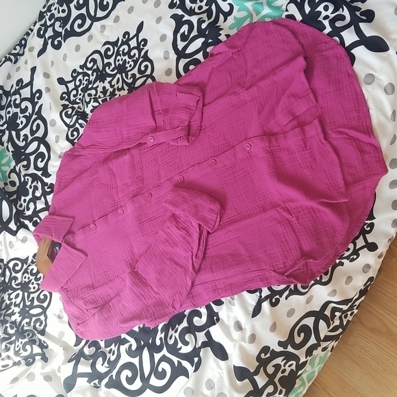 2/$15 REACTION By Kenneth Cole Women's Buttons Down Shirt XS - Picture 6 of 7